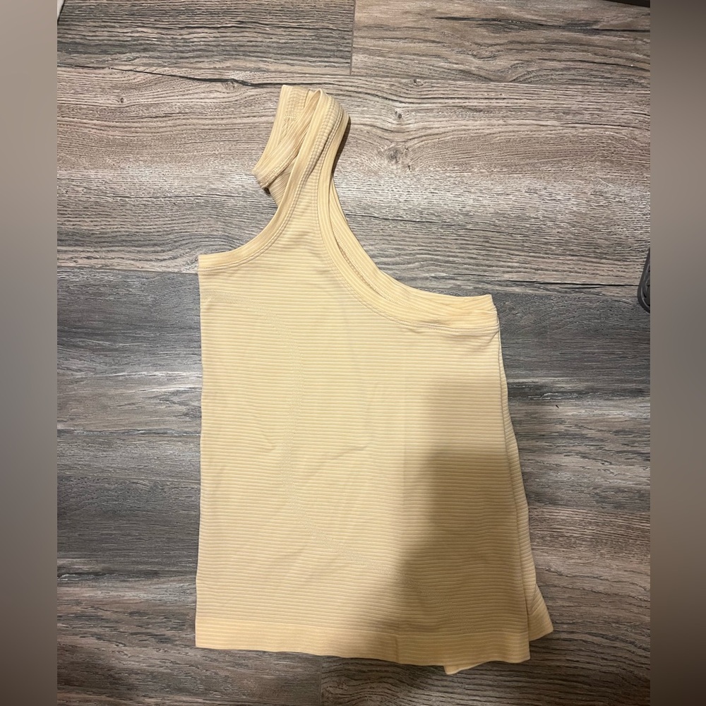 Lululemon race length tank